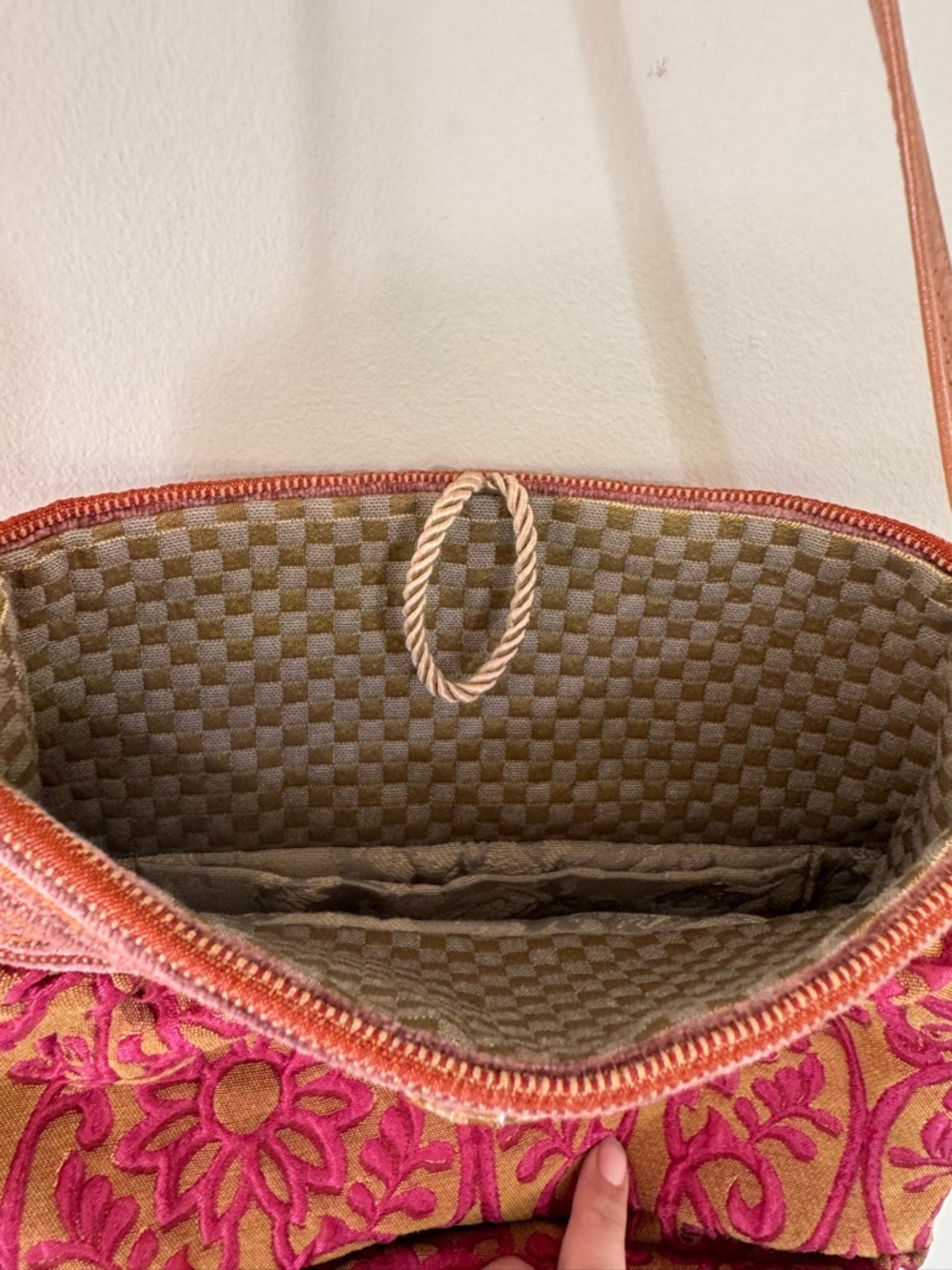 Vintage Dorit Collection Embroidered Floral Pink Bag, Made in USA - Picture 5 of 15